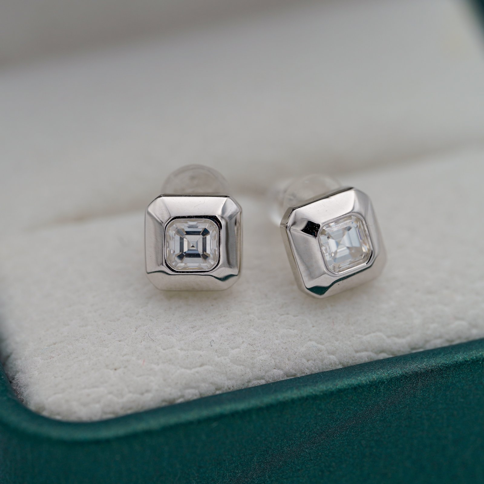 Lab-grown diamond stud earrings