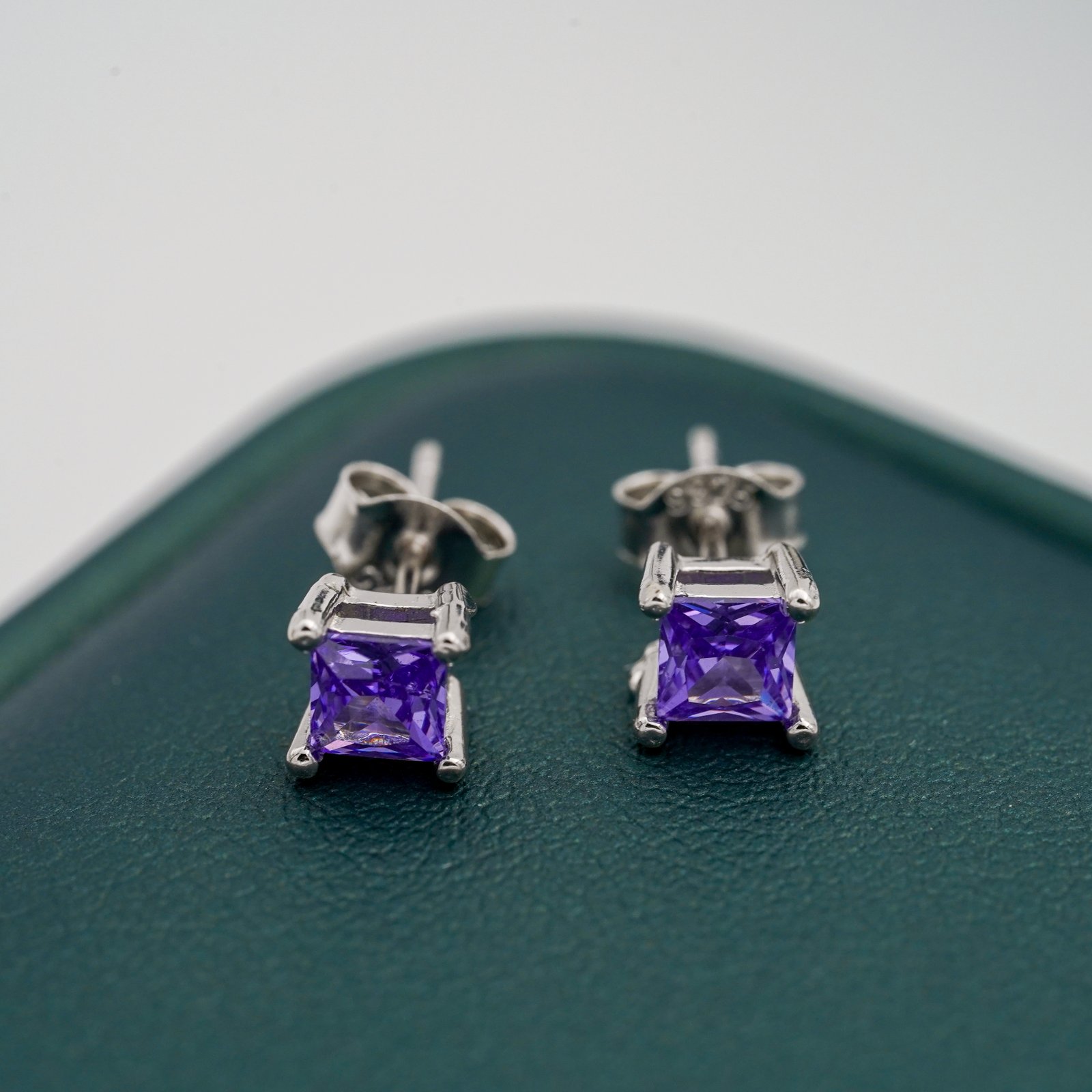 Purple stone - Quadrate